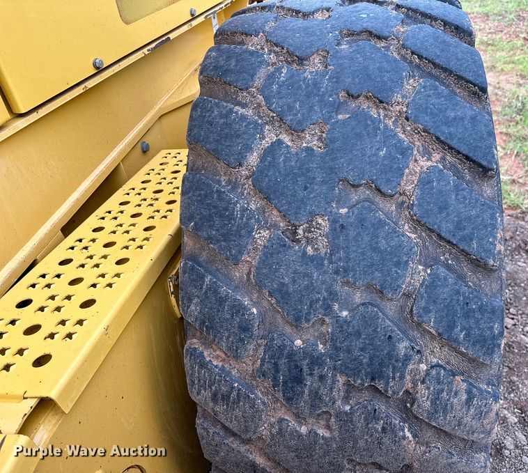 image for item DW5032 2013 John Deere 772GP motor grader