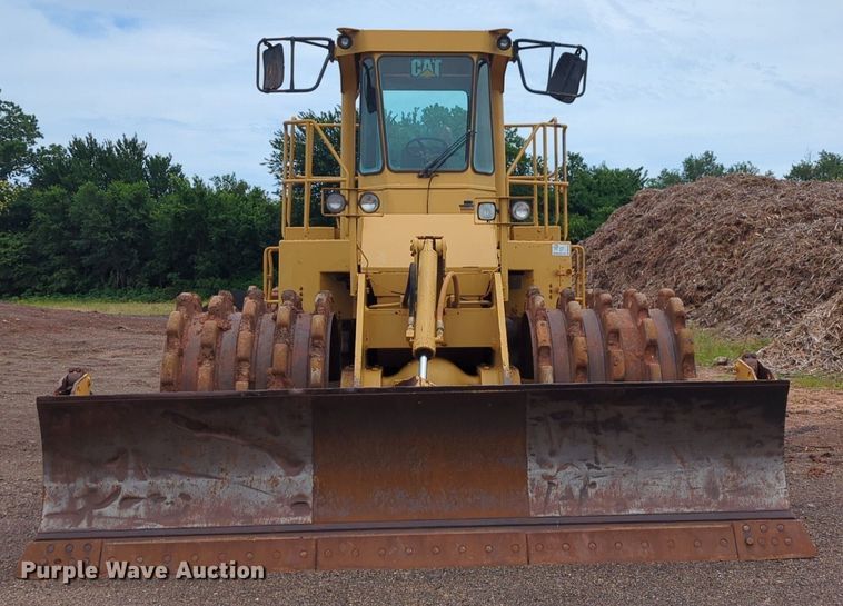 image for item DW5033 1994 Caterpillar 825C soil compactor