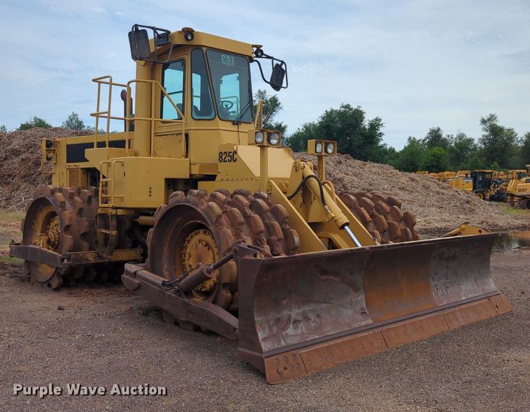 image for item DW5033 1994 Caterpillar 825C soil compactor