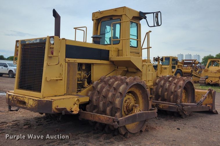 image for item DW5033 1994 Caterpillar 825C soil compactor