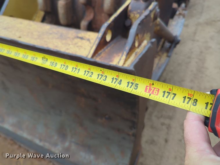 image for item DW5033 1994 Caterpillar 825C soil compactor