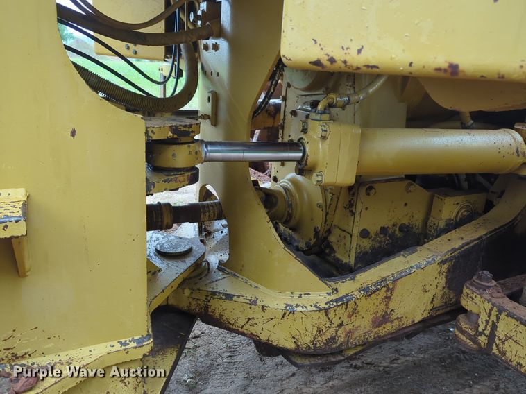 image for item DW5033 1994 Caterpillar 825C soil compactor