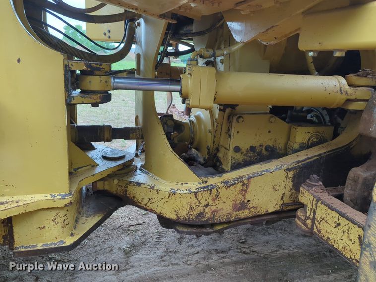 image for item DW5033 1994 Caterpillar 825C soil compactor