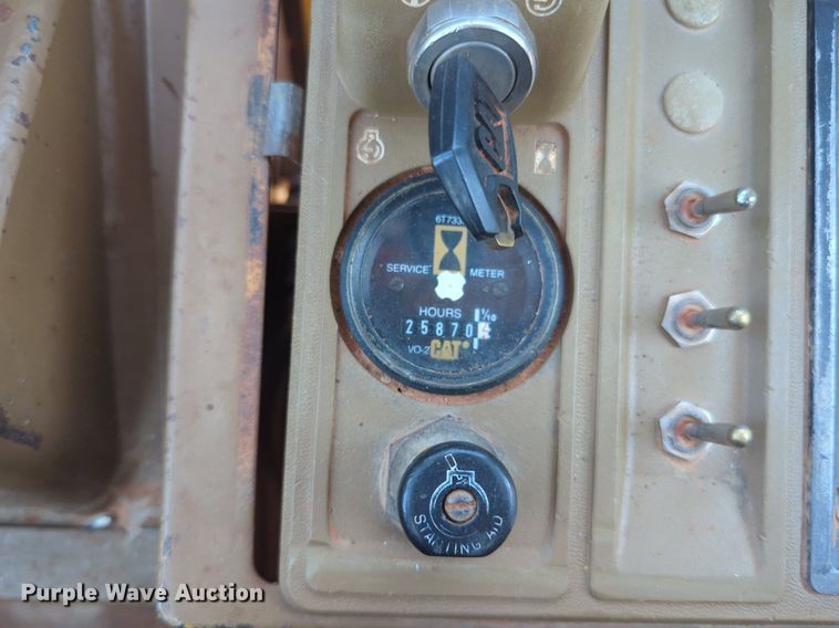 image for item DW5033 1994 Caterpillar 825C soil compactor