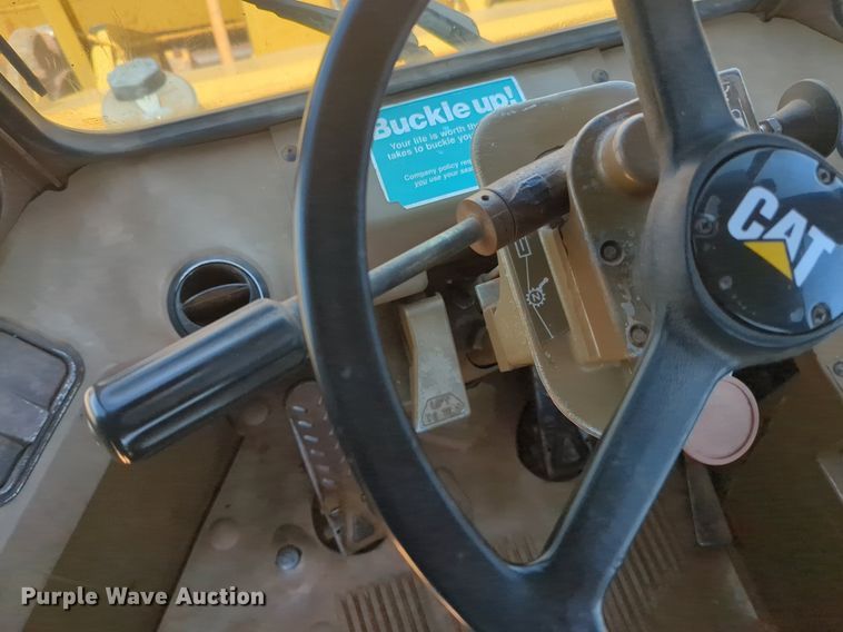 image for item DW5033 1994 Caterpillar 825C soil compactor