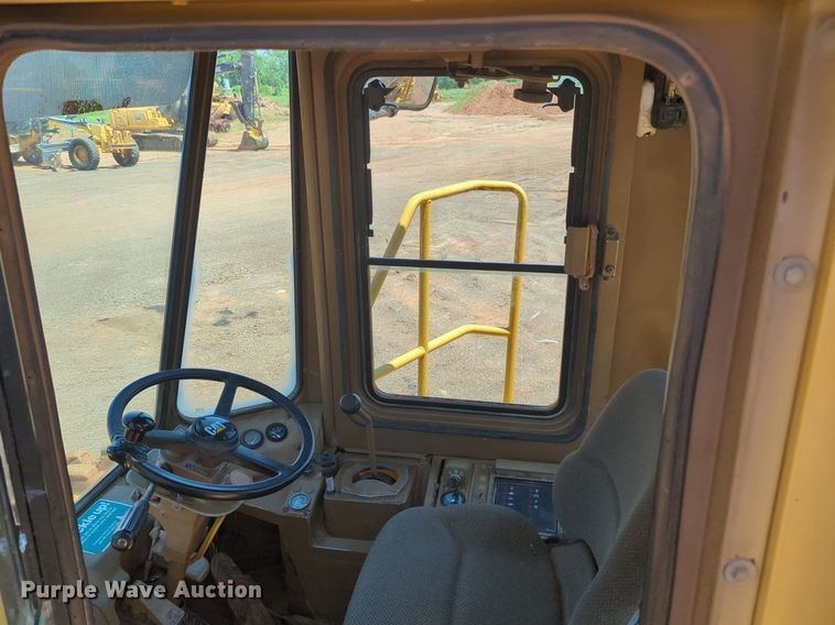 image for item DW5033 1994 Caterpillar 825C soil compactor