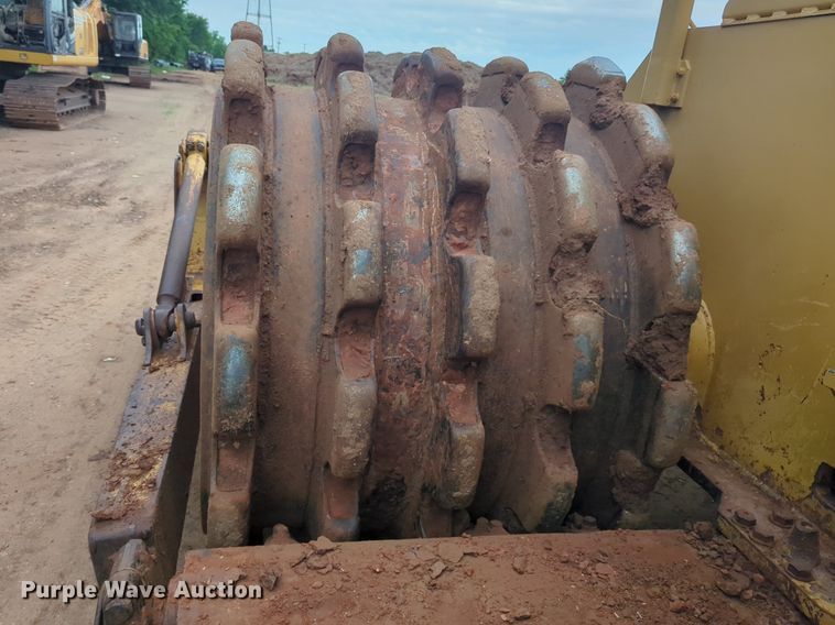 image for item DW5033 1994 Caterpillar 825C soil compactor