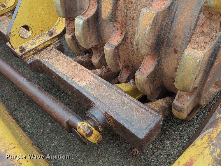 image for item DW5033 1994 Caterpillar 825C soil compactor