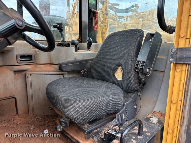 image for item DW5034 2007 Caterpillar 621G conventional scraper 