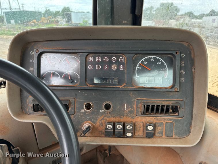 image for item DW5034 2007 Caterpillar 621G conventional scraper 