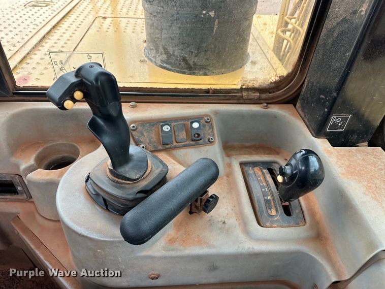 image for item DW5034 2007 Caterpillar 621G conventional scraper 