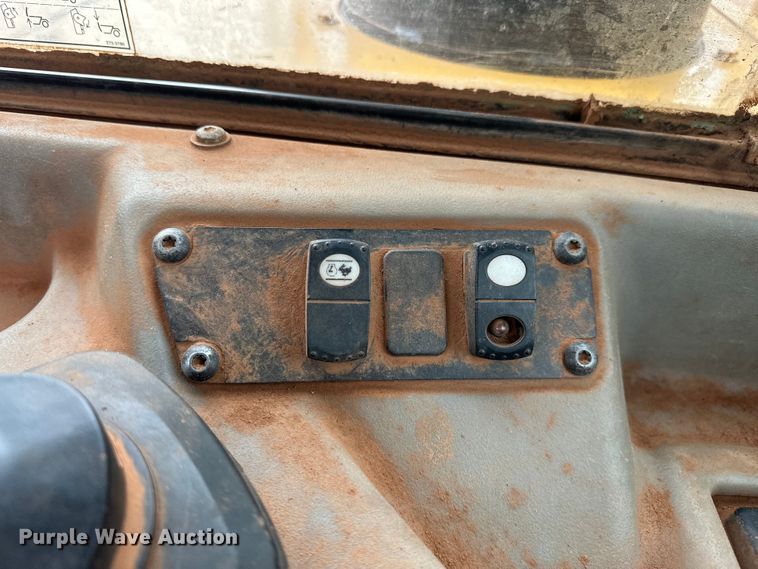 image for item DW5034 2007 Caterpillar 621G conventional scraper 