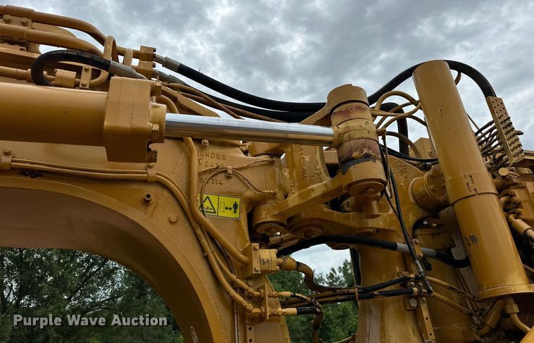 image for item DW5035 2006 Caterpillar 621G conventional scraper 
