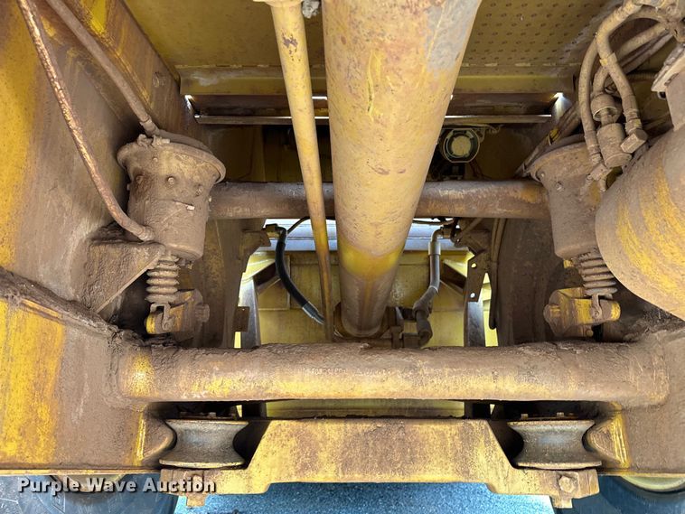 image for item DW5035 2006 Caterpillar 621G conventional scraper 