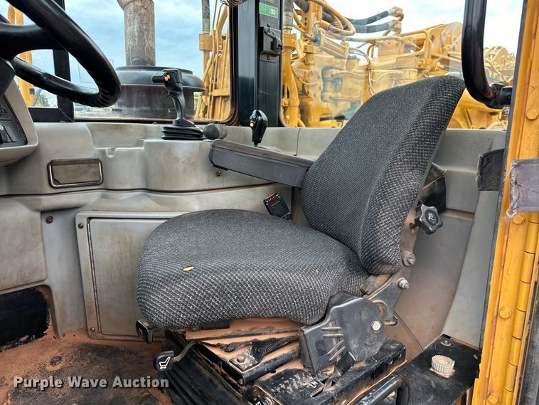 image for item DW5035 2006 Caterpillar 621G conventional scraper 