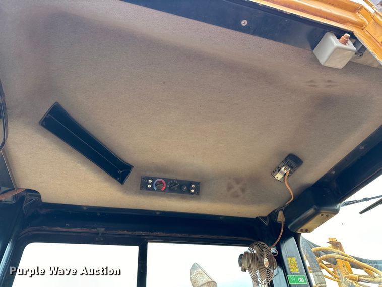 image for item DW5035 2006 Caterpillar 621G conventional scraper 