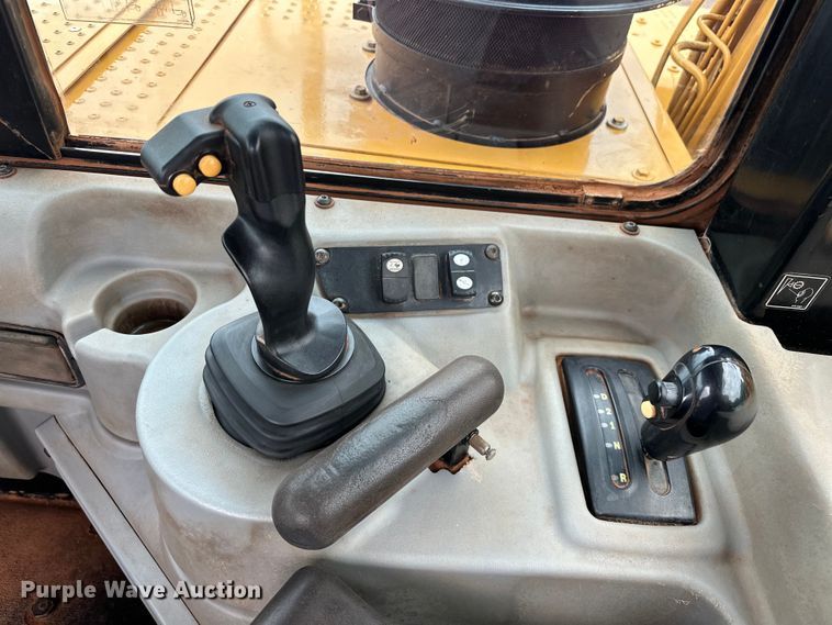 image for item DW5035 2006 Caterpillar 621G conventional scraper 