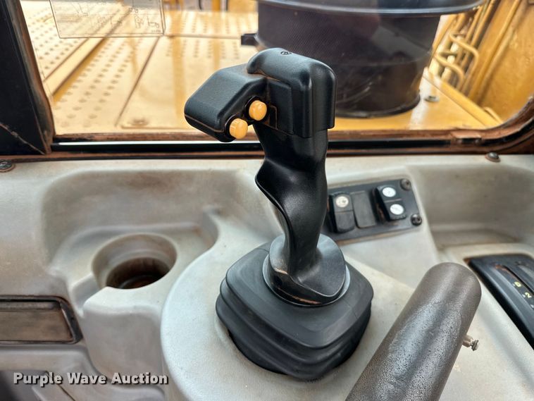 image for item DW5035 2006 Caterpillar 621G conventional scraper 