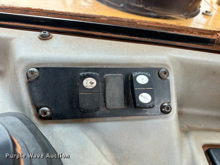 image for item DW5035 2006 Caterpillar 621G conventional scraper 