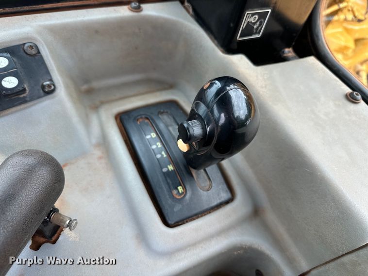 image for item DW5035 2006 Caterpillar 621G conventional scraper 