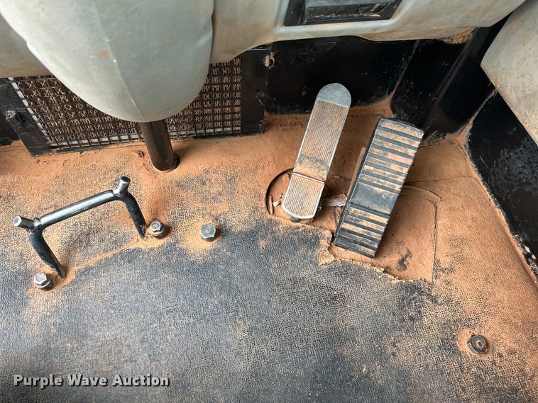 image for item DW5035 2006 Caterpillar 621G conventional scraper 