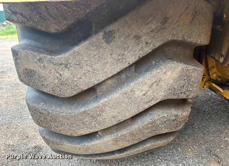 image for item DW5035 2006 Caterpillar 621G conventional scraper 