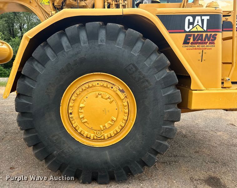 image for item DW5035 2006 Caterpillar 621G conventional scraper 