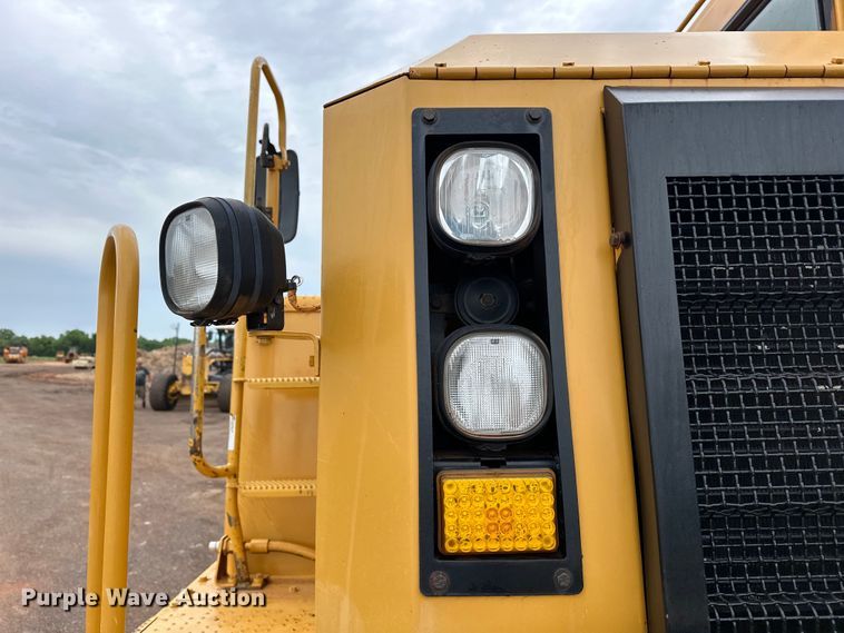 image for item DW5036 2007 Caterpillar 621G conventional scraper 