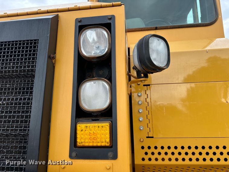 image for item DW5036 2007 Caterpillar 621G conventional scraper 