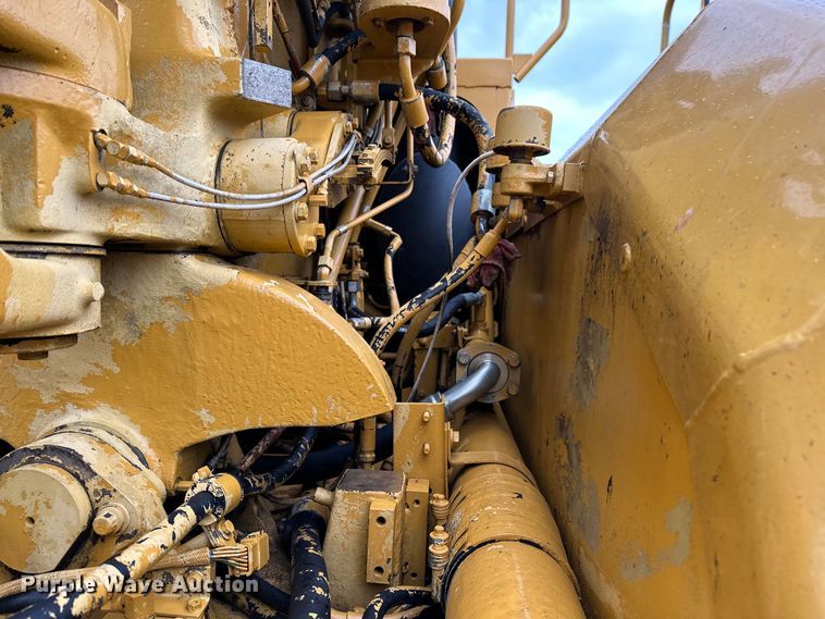 image for item DW5036 2007 Caterpillar 621G conventional scraper 