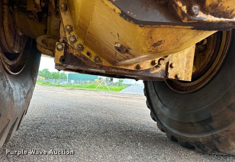 image for item DW5036 2007 Caterpillar 621G conventional scraper 