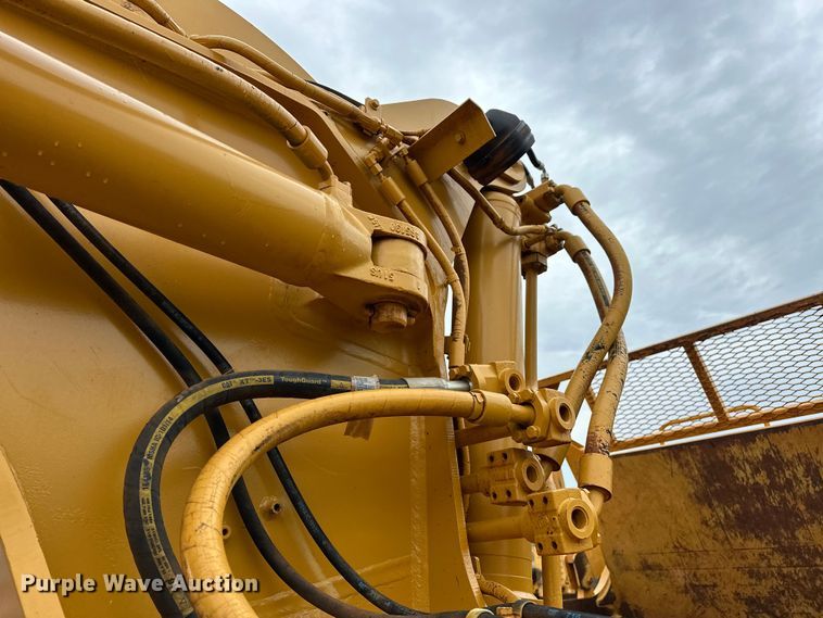 image for item DW5036 2007 Caterpillar 621G conventional scraper 