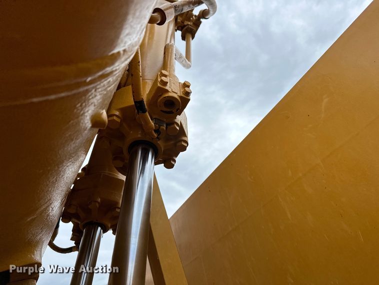 image for item DW5036 2007 Caterpillar 621G conventional scraper 