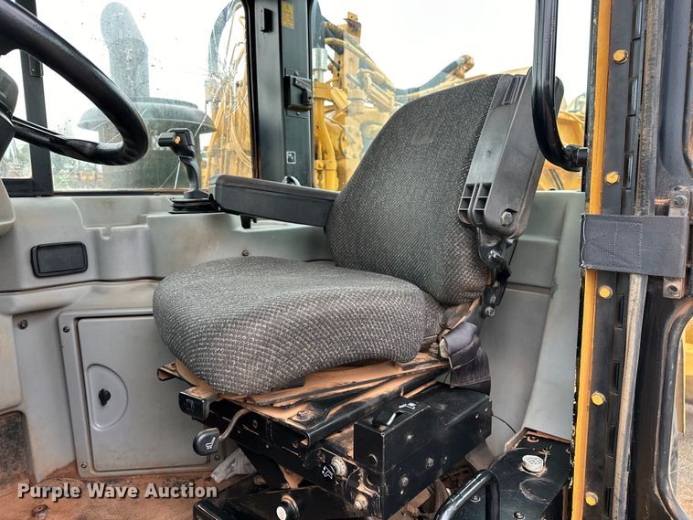 image for item DW5036 2007 Caterpillar 621G conventional scraper 