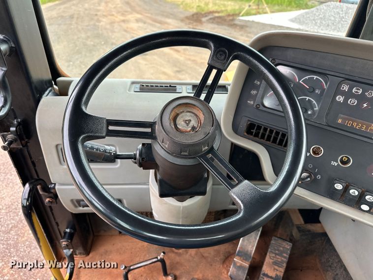 image for item DW5036 2007 Caterpillar 621G conventional scraper 