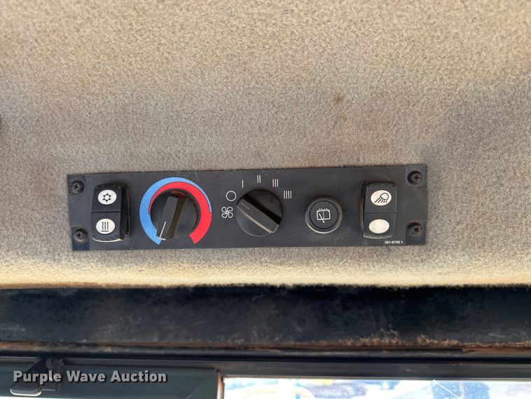 image for item DW5036 2007 Caterpillar 621G conventional scraper 