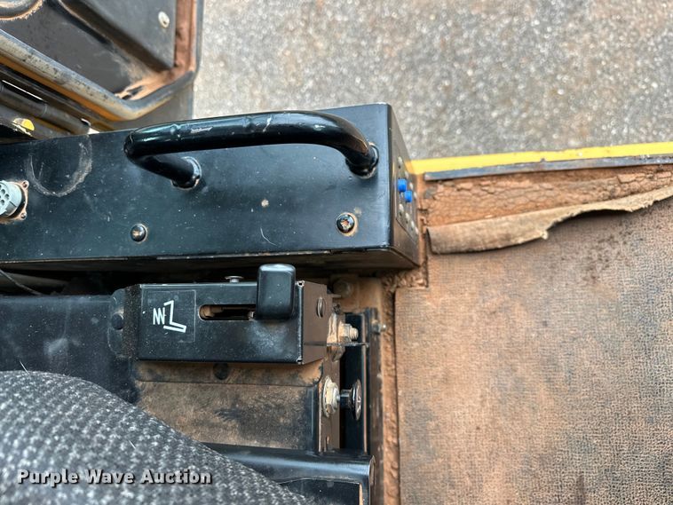 image for item DW5036 2007 Caterpillar 621G conventional scraper 