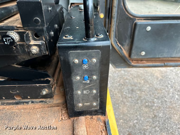 image for item DW5036 2007 Caterpillar 621G conventional scraper 