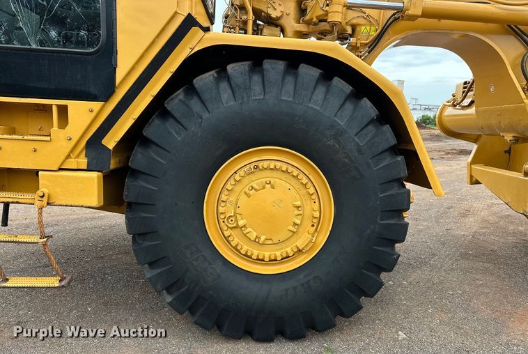 image for item DW5036 2007 Caterpillar 621G conventional scraper 