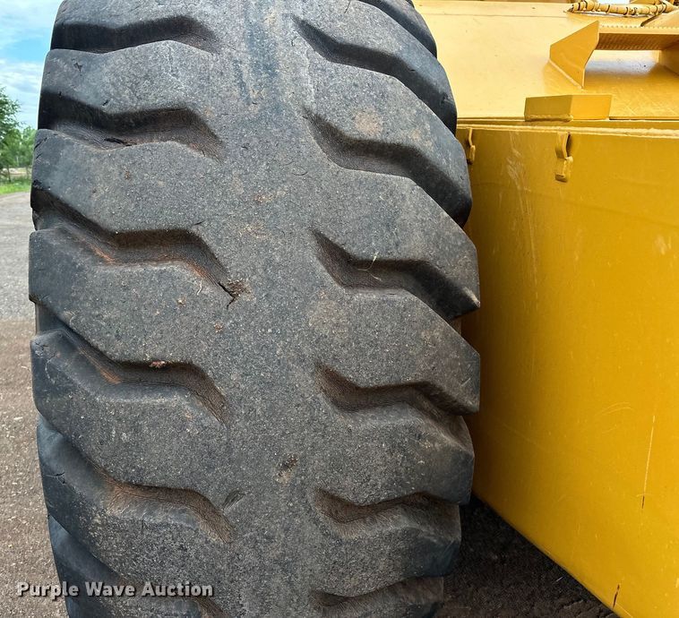 image for item DW5036 2007 Caterpillar 621G conventional scraper 