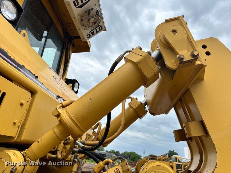 image for item DW5042 1989 Caterpillar  D8N dozer