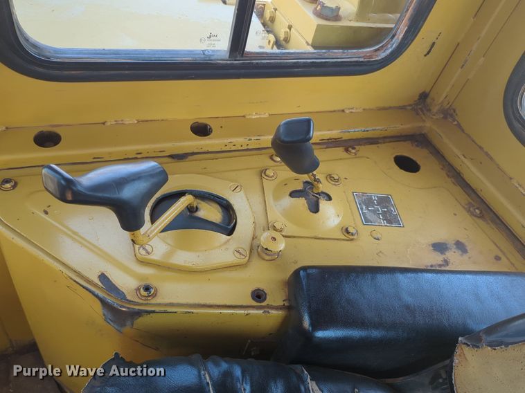 image for item DW5042 1989 Caterpillar  D8N dozer