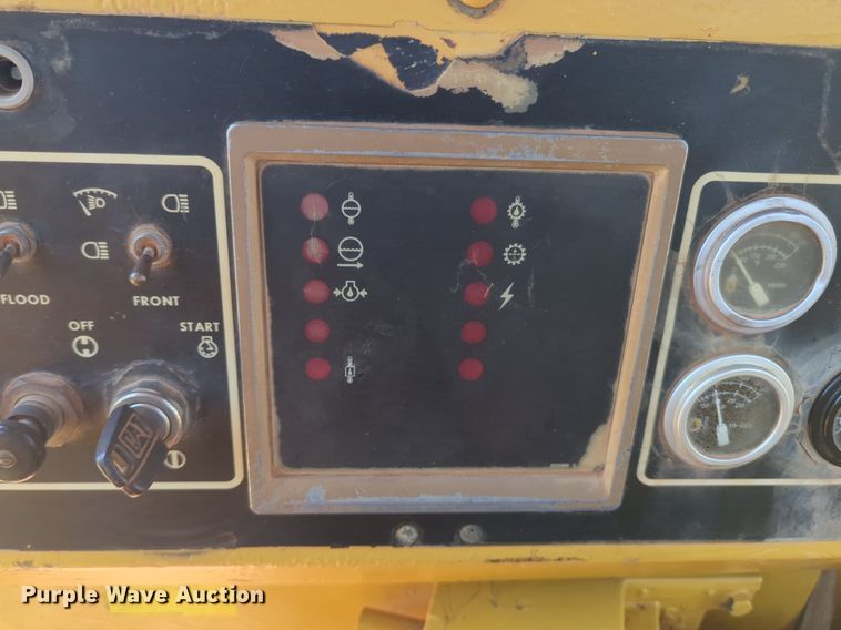 image for item DW5042 1989 Caterpillar  D8N dozer