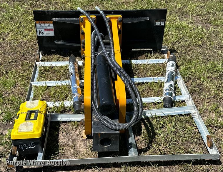 image for item DX0489 2023 Wolverine CB-11-750F skid steer breaker