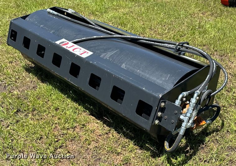 image for item DX0496 JCT skid steer roller