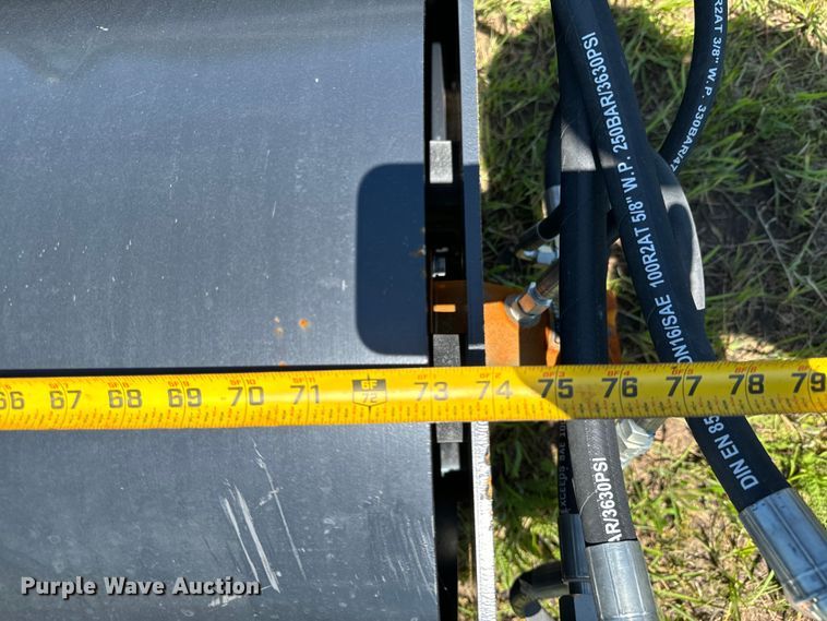 image for item DX0496 JCT skid steer roller