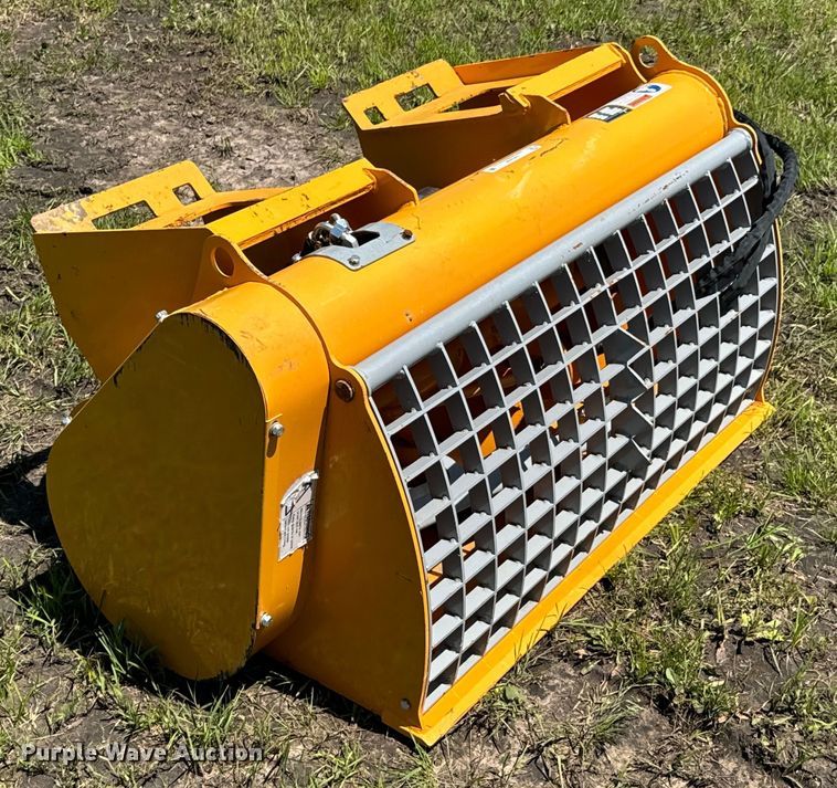 image for item DX0498 2023 LandHonor DCM-11-250G skid steer concrete mixer