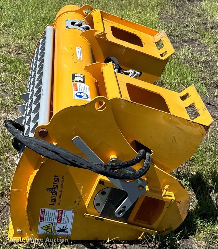 image for item DX0498 2023 LandHonor DCM-11-250G skid steer concrete mixer