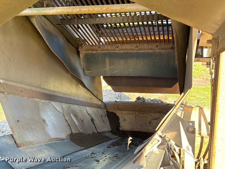 image for item DX0512 Screen USA BF35D2 top soil screen