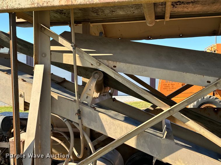 image for item DX0512 Screen USA BF35D2 top soil screen